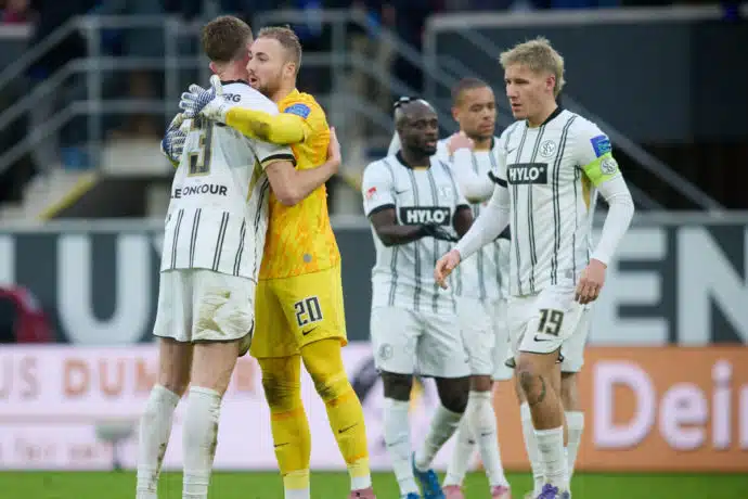 Jubel Elversberg / Elversberg Düsseldorf Prognose (© dpa picture alliance) Elversberg Düsseldorf Tipp