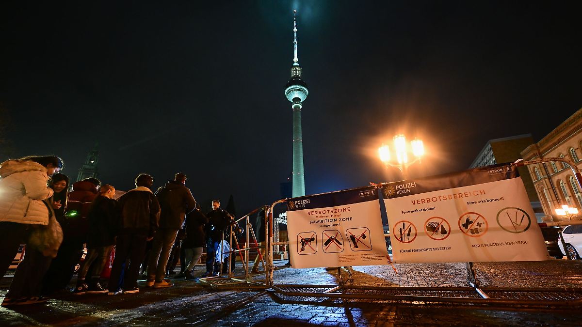 Berlin & Brandenburg: Polizei: Zahlreiche Festnahmen wegen gefährlicher Böllerei