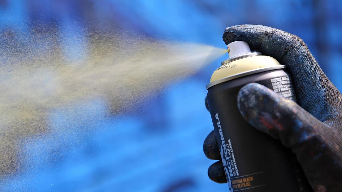 „Arbeit macht frei“ wurde als Toraufschrift für diverse nationalsozialistische Konzentrationslager verwendet (Symbolbild).