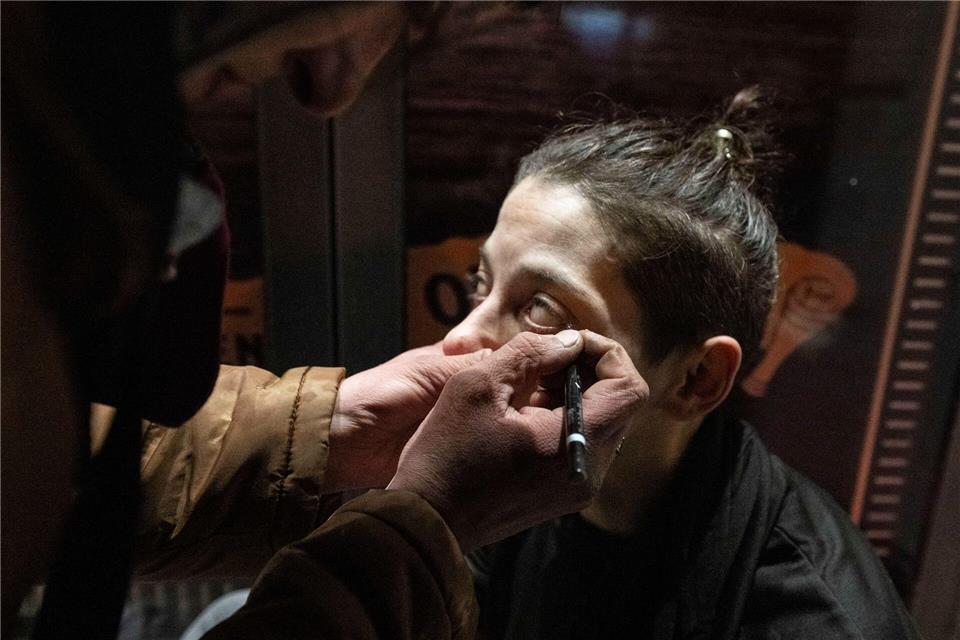 Fast beiläufig erwähnt Nelly diverse Gefängnisaufenthalte „wegen Drogen und so halt“.Boris Roessler/dpa