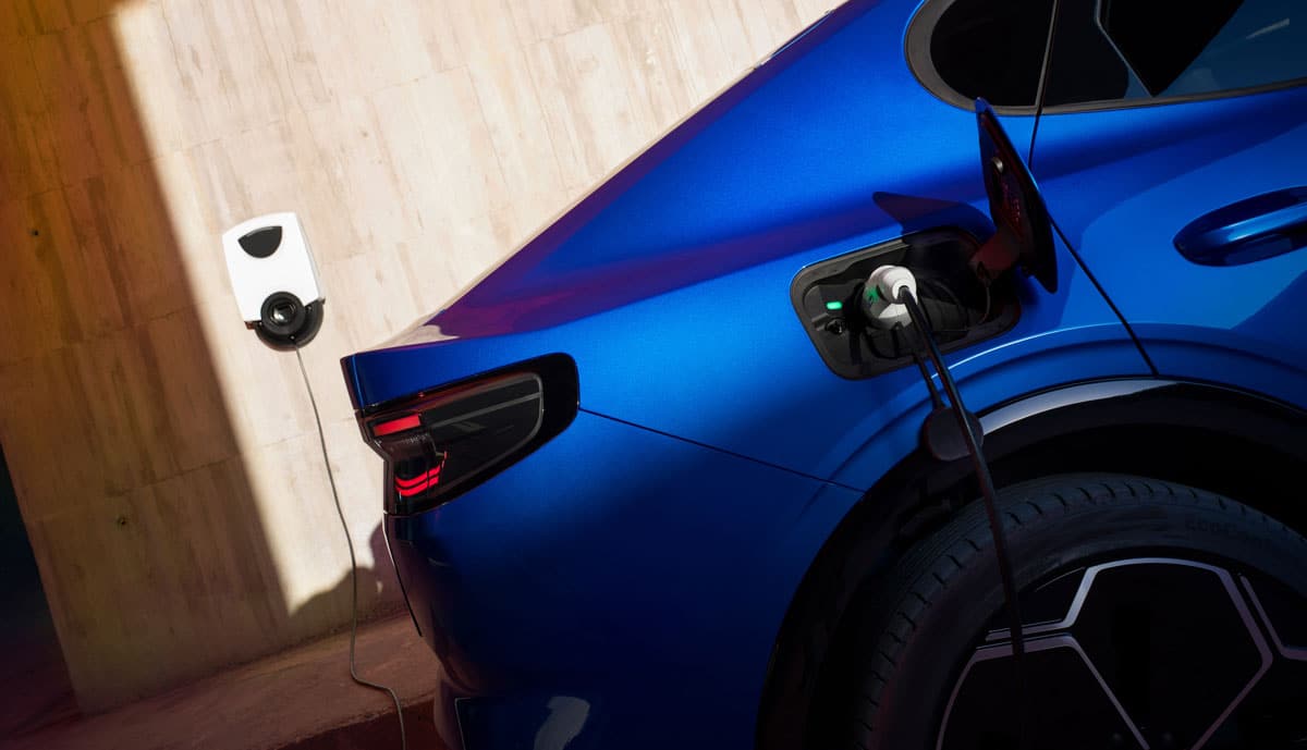 Ford-Capri Elektroauto laedt
