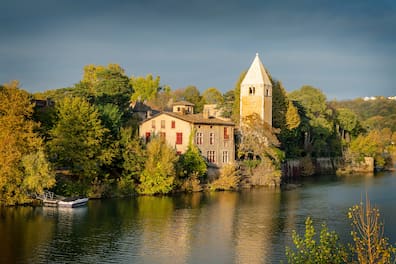 Blick auf die herbstliche Île Barbe.