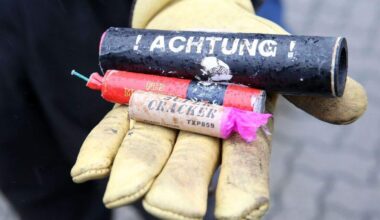Eindeutig verboten: Böller ohne BAM-Prüfkennzeichen und illegal eingeführtes Feuerwerk.