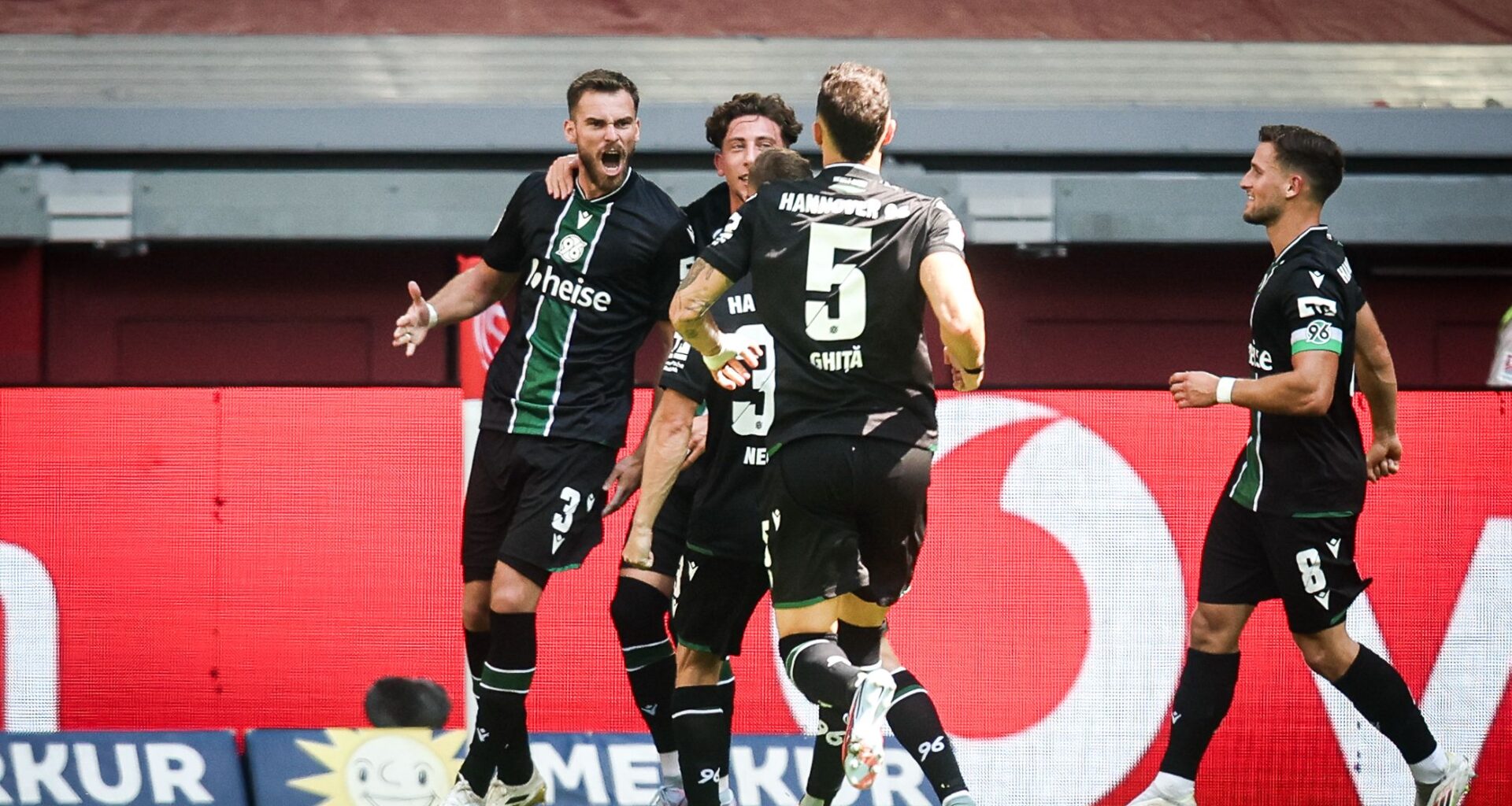 Preußen Münster vs. Hannover 96 heute live sehen: Wer zeigt / überträgt die 2. Bundesliga am Freitag im TV und Livestream?