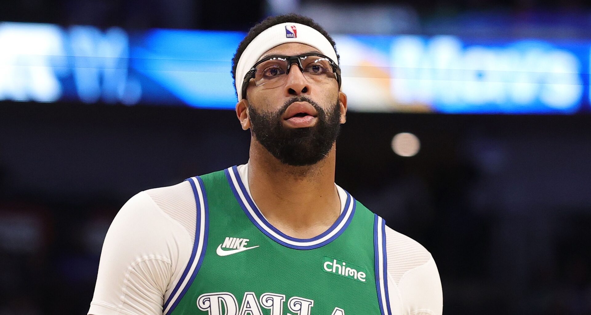 Verletzungsschock! Dallas Mavericks und Los Angeles Lakers verlieren Superstars am NBA Christmas Day