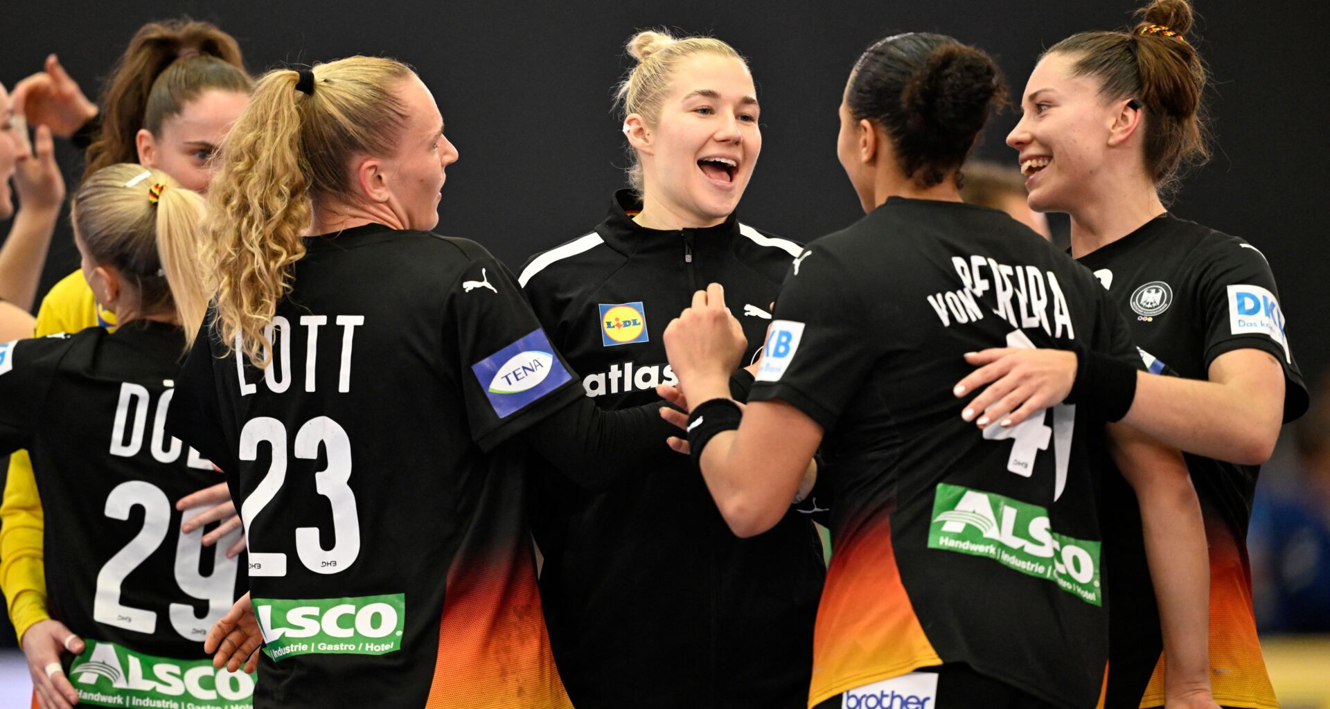 Handball WM, Deutschland vs. Frankreich heute live im Free-TV sehen: Wer zeigt / überträgt das Halbfinale mit den DHB-Frauen im TV und Livestream?