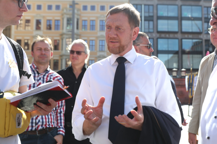 Zusammenrücken für furchtloses Sachsen, Drogenfahrt durch Plagwitz, Deutschland liebt Sophia und Noah · Leipziger Zeitung