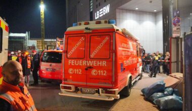 Der Zugverkehr in Stuttgarter ruht vorsichtshalber, der Bahnhof ist abgesperrt.