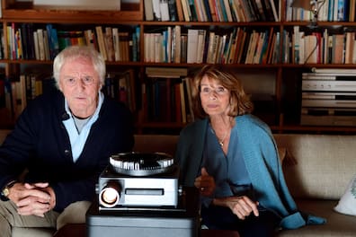 Senta Berger als Marianne und Günther Maria Halmer als Günter in einer Szene des Films „Weißt du noch" von 2023.