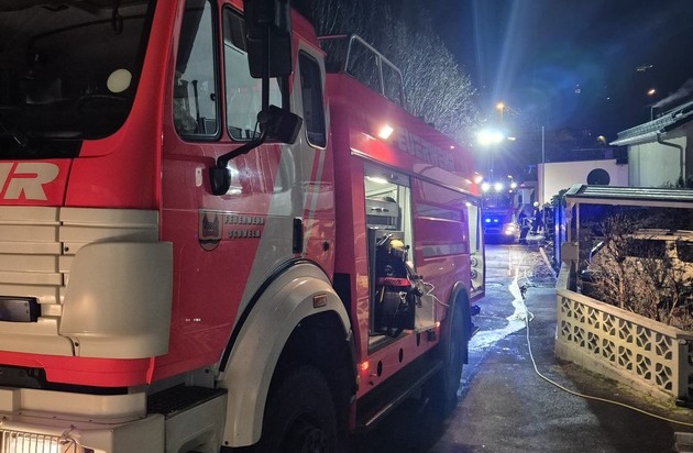 FW-EN: Zwei parallele Brandeinsätze für die Feuerwehr Schwelm