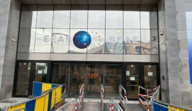 Exklusiv: Polizei durchsucht EU-Auswärtigen Dienst und College of Europe