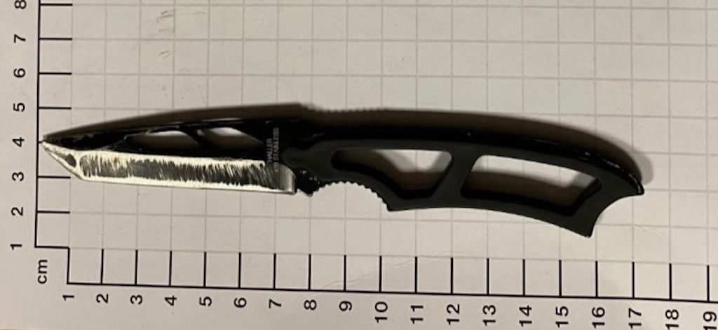 Bundespolizei stellt mehrere Messer und gefährliche Gegenstände sicher