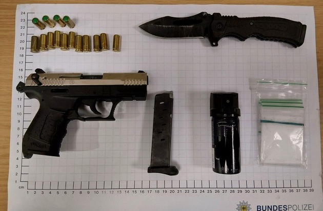 BPOL NRW: Beamter muss ins Krankenhaus - Bundespolizei verhaftet mutmaßlichen ...