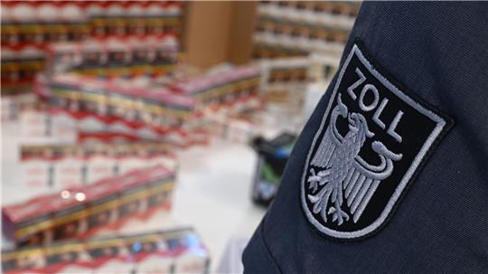 Zoll stellt eine Million unversteuerte Zigaretten sicher
