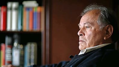 Erich Loest (1926 – 2013) im Jahr 2006 in seinem Arbeitszimmer.