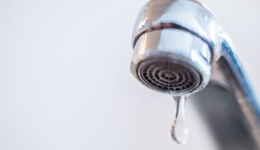 Ein Wasserrohrbruch in Eschweiler sorgt am Samstagabend für Druckschwankungen im Stadtgebiet. (Symbolbild).