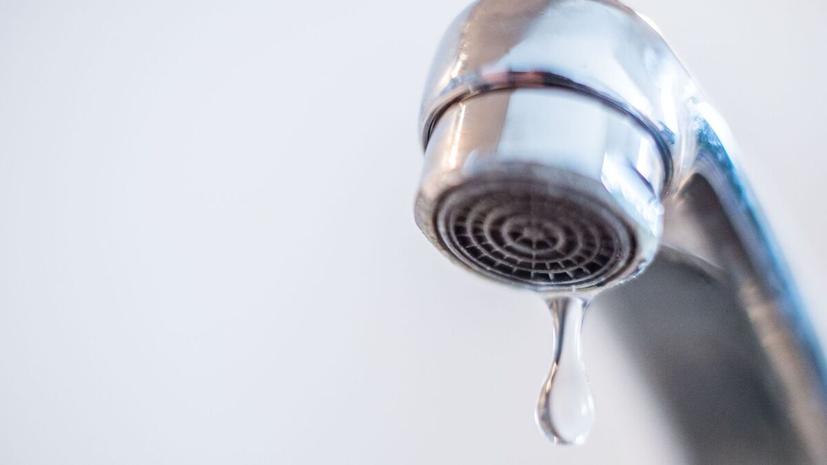 Ein Wasserrohrbruch in Eschweiler sorgt am Samstagabend für Druckschwankungen im Stadtgebiet. (Symbolbild).