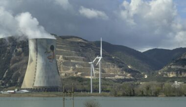 Aus Erneuerbaren und AKWs: Netzbetreiber RTE: Frankreichs Stromproduktion übersteigt Bedarf