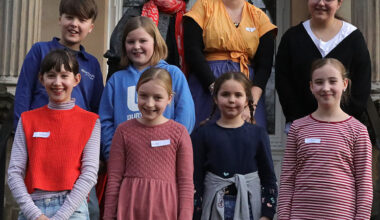 Farbe, Form und Mode – Kinder stellen in der Villa Walther aus