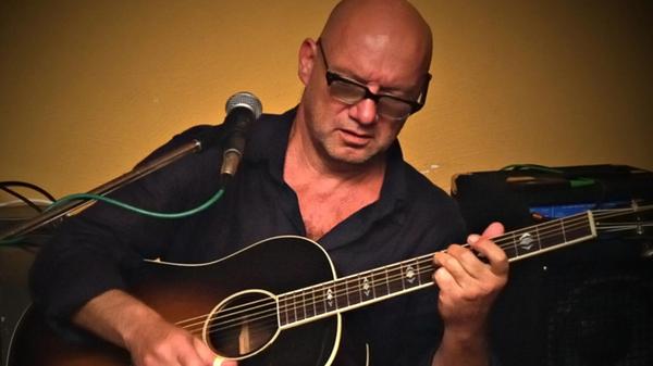 Der Folk Club im Loni-Übler-Haus ist das musikalische Aushängeschild des Kulturladens. Am Samstag treten Bluesgitarrist Klaus Brandl und Mundharmonikaspieler Chris Schmitt im Rahmen der Reihe auf. Ab 20 Uhr sind deren Bluessongs und Balladen zu hören. Der Folk Club im Loni-Übler-Haus ist das musikalische Aushängeschild des Kulturladens. Am Samstag treten Bluesgitarrist Klaus Brandl und Mundharmonikaspieler Chris Schmitt im Rahmen der Reihe auf. Ab 20 Uhr sind deren Bluessongs und Balladen zu hören.