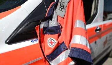 84-jähriger Fußgänger von Auto angefahren