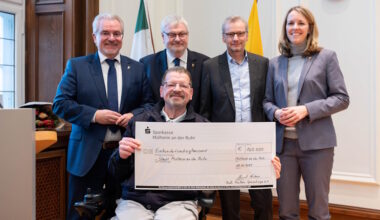 „Rolli Rockers Sprösslinge e.V.“ übergibt weitere 60.000 Euro für inklusiven Spielplatz