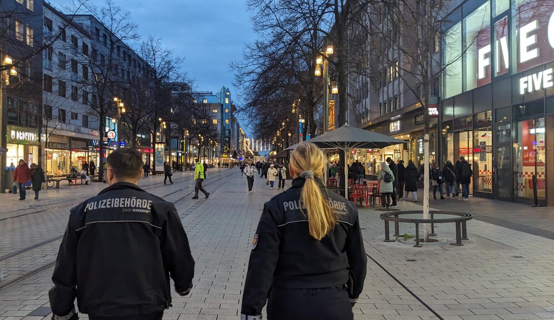 Mannheim: Erfolgreiche Kontrollen sorgen für mehr Sicherheit in der Vorweihnachtszeit