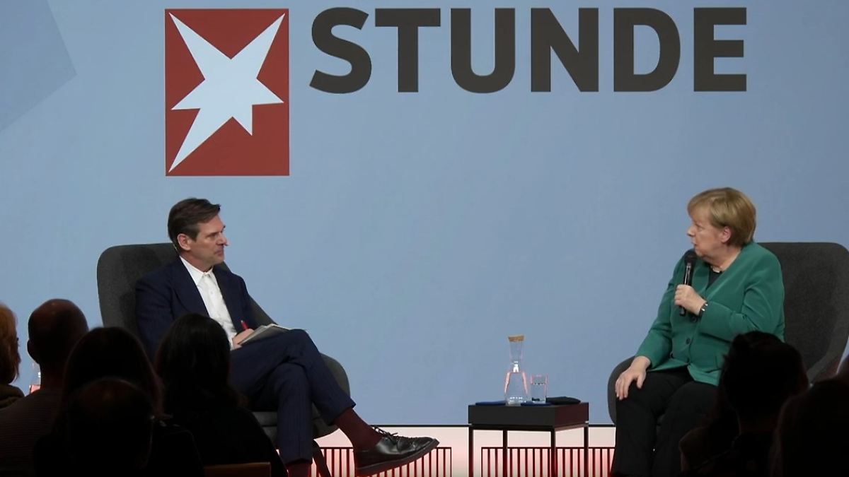 Altkanzlerin zu Umgang mit Moskau: Merkel: "Damals hätte Putin die Ukraine überrollen können"