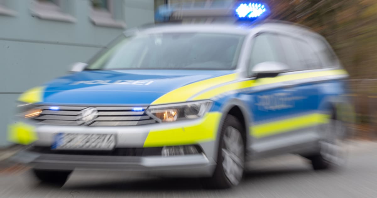 Ehepaar zu Hause in Kiel überfallen: Mann mit Messer verletzt