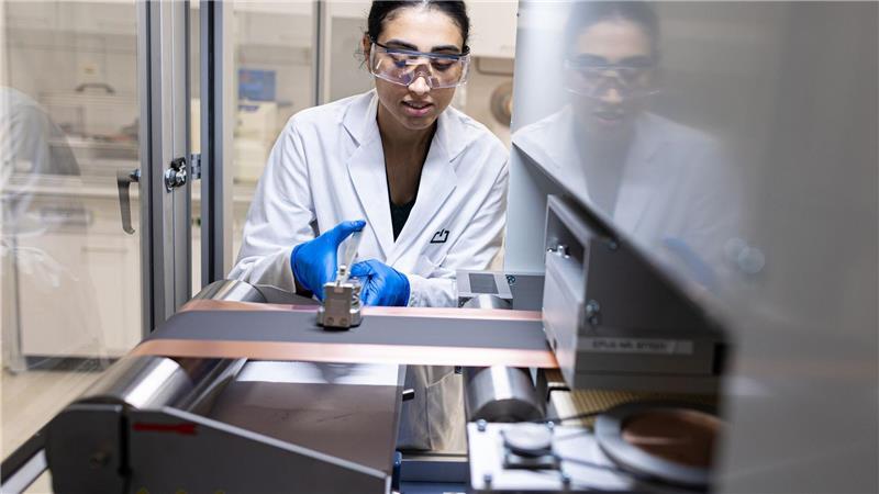 Noch sind die Stückzahlen bescheiden: Nur einige Hundert Batteriezellen pro Tag verlassen anfangs das Werk.