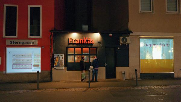 Für die Nürnberger Nachtschwärmer sicher ein Zugewinn an Möglichkeiten für den abendlichen Snack. Für die Nürnberger Nachtschwärmer sicher ein Zugewinn an Möglichkeiten für den abendlichen Snack.