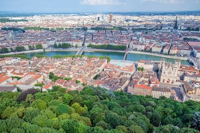 Von der Basilika in Lyon kannst du über die Stadt blicken.