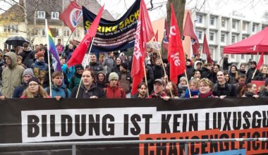 1000 Studierende demonstrieren gegen Verwaltungsgebühr in Kiel