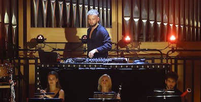 Der Solinger Topic trat schon mehrfach mit den Bergischen Symphonikern auf. Silvester ist er mit dem On-Fire-Programm von Miki Kekenj in der Essener Philharmonie zu erleben.