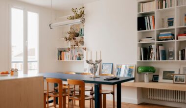 Kleine Wohnung: Mit viel Licht und Holz entstand dieser blau-weiße Kokon in Paris