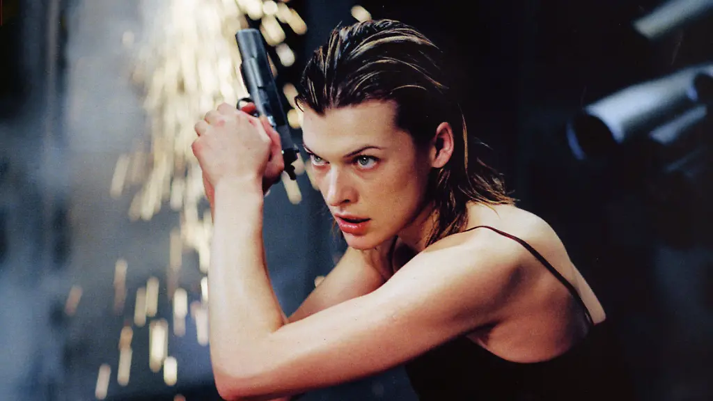 RESIDENT-EVIL-MILLA-JOVOVICH-Date-2002-Strictly-editorial-use-only-in-conjunction-with-the-promotion-of-the-film-Credit-line-mandatory-This-image-is-copyright-of-the-film-company-and-is-supplied-under-the-terms-of-issue-as-film-still-No-commercial-or-book-cover-use-permitted-without-prior-consent-from-the-film-company