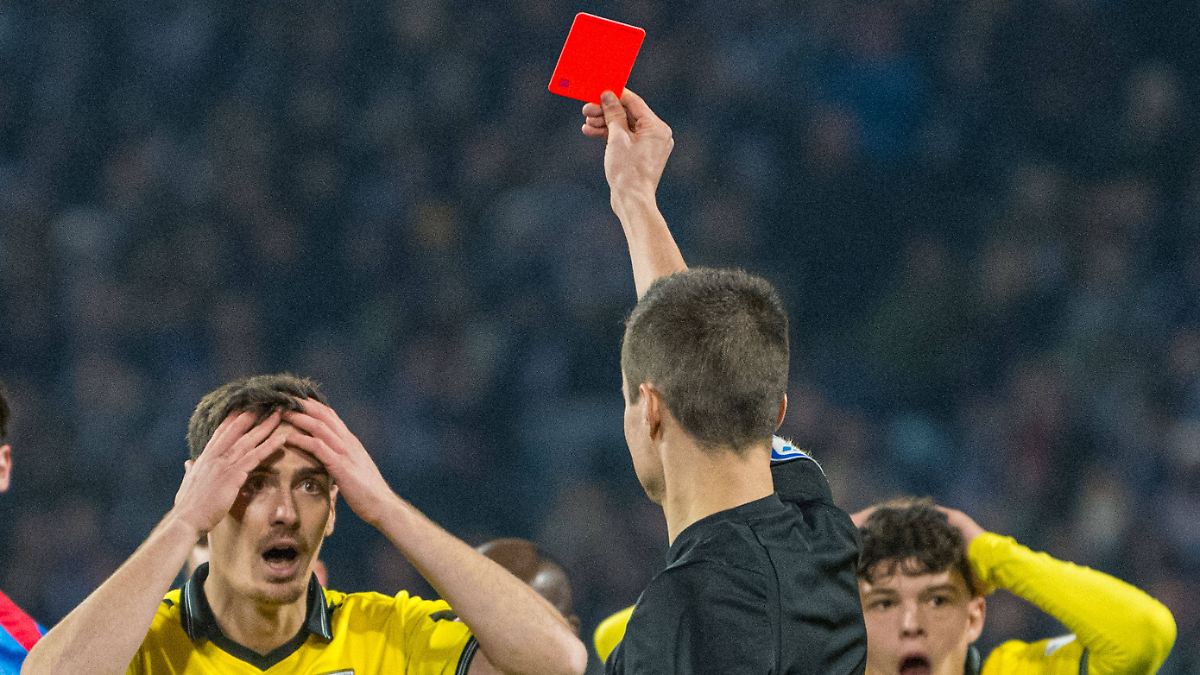 "Ich platze. Das ist Wahnsinn!": Skandalspiel von Rostock eskaliert die Schiedsrichter-Diskussion