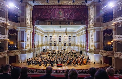 Die Sächsische Staatskapelle lädt zum Jahresende noch einmal in die Semperoper.