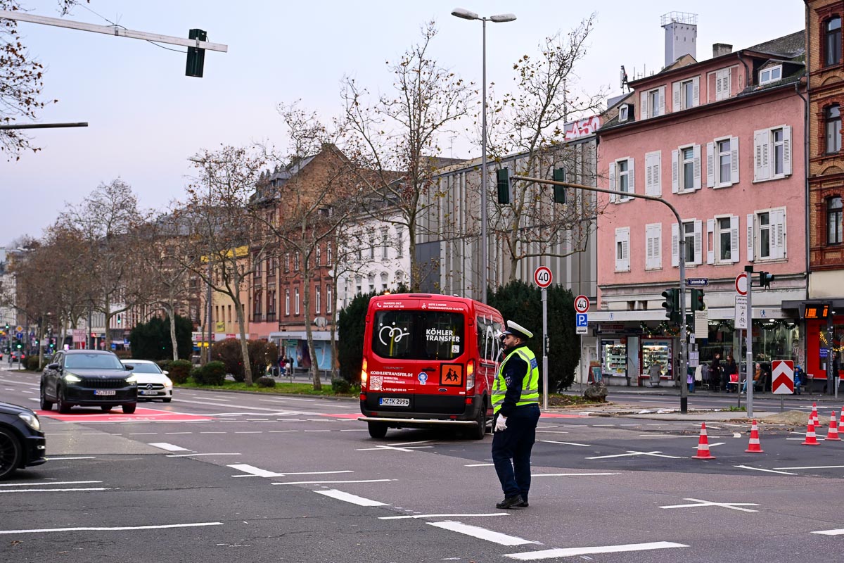 Neue Verkehrsführung auf der Schwalbacher Straße
