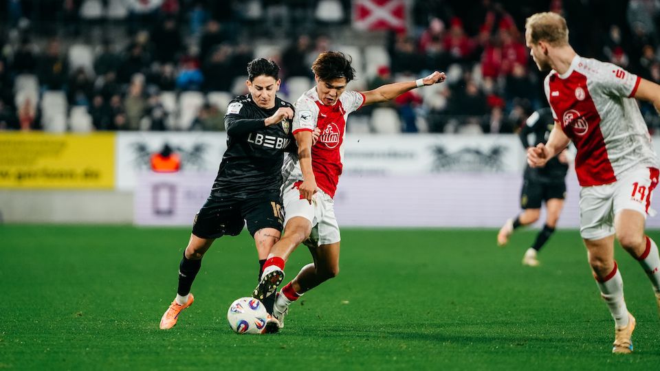 VfB Stuttgart | 17 Rot-Weiss Essen