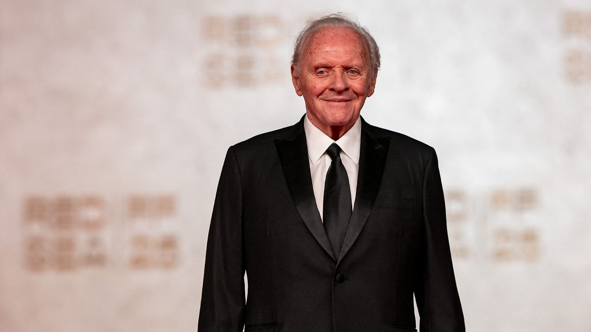 "Willst du leben oder sterben?": Anthony Hopkins feiert 50 Jahre Alkoholabstinenz