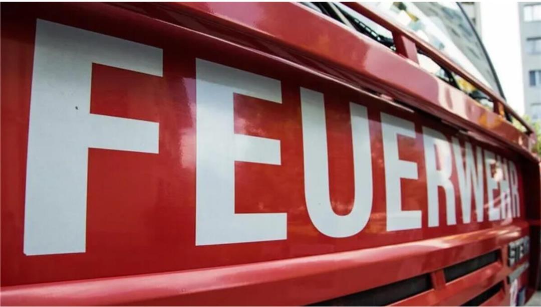 Haus brennt ab, Vater schwer verletzt