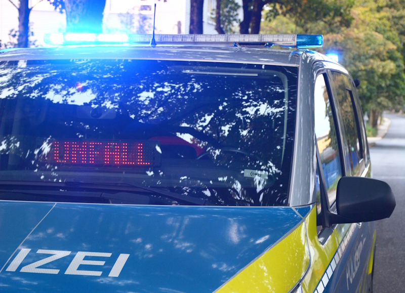 Schwerer Unfall fordert lebensgefährlich verletzten Motorradfahrer