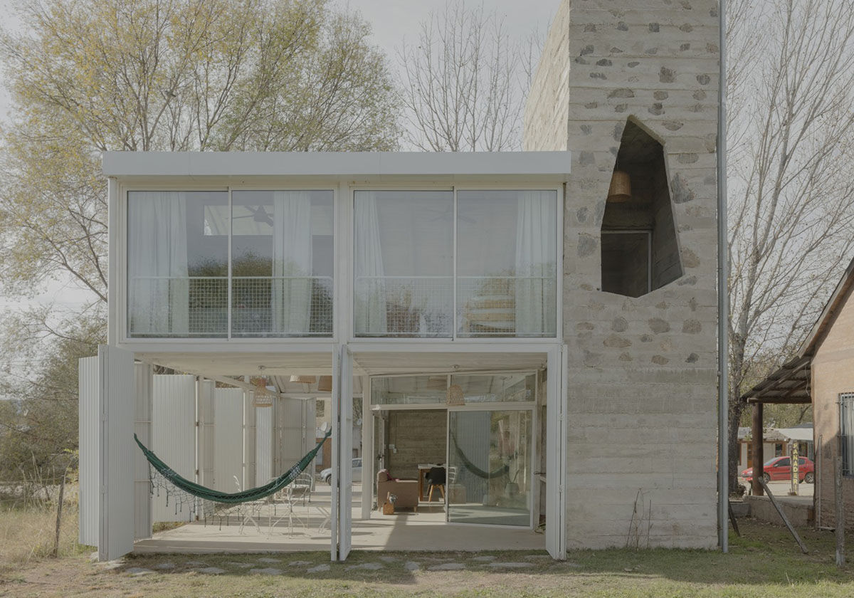 Wochenendhaus nahe des argentinischen Cordoba von vbrügg / Zyklopenbeton im Verandahaus - Architektur und Architekten - News / Meldungen / Nachrichten