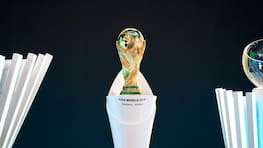 Fussball: FIFA WM-Qualifikation Europa 2025/26 Playoff-Auslosung Home of FIFA Zürich, Schweiz: Original Trophäe, Symbolfoto, Pokal Zürich Kanton Zürich Schweiz *** Soccer FIFA World Cup Qualification Europe 2025 26 Playoff Draw Home of FIFA Zurich, Switzerland Original trophy, symbol photo, cup Zurich Canton Zurich Switzerland Copyright: xJOERANxSTEINSIEKx