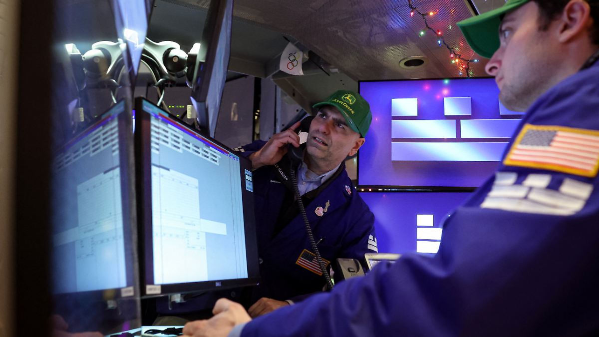 Arbeitsmarktdaten irritieren: US-Anleger halten vor Zinsentscheid die Füße still