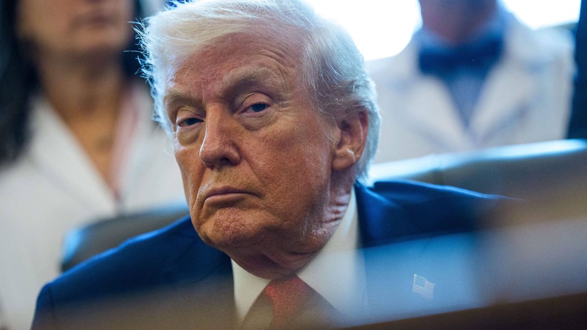 "Schnell bewegen": Trump macht vor Verhandlungen in Miami Druck auf die Ukraine