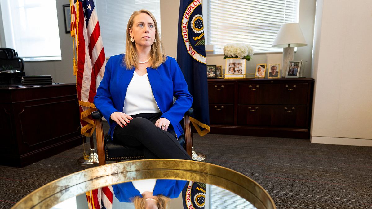 06:39 Trumps Gleichstellungsbeauftragte: Weiße US-Männer können wegen "Diskriminierung" Geld fordern - Ntv