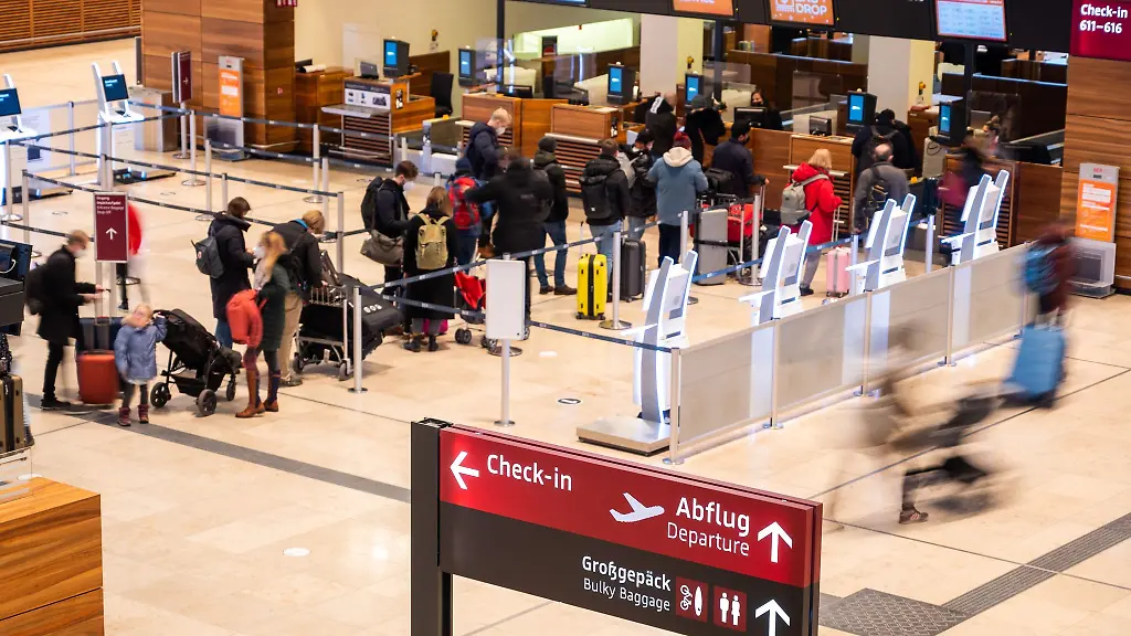 Ueber-eine-Million-Reisende-kommen-in-den-Weihnachtsferien-auf-den-Flughafen-BER-zu