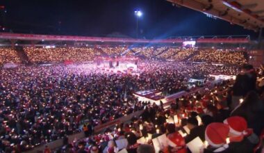 Lieder, Kerzen, Emotionen, Union: Berlin kann auch schön: 28.000 Fans besingen Weihnachten